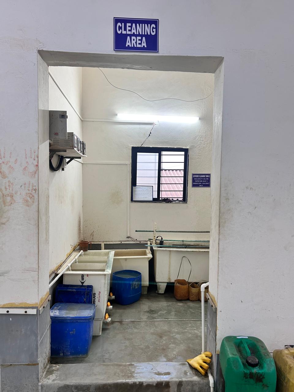 Chemical tanks for surface treatment process